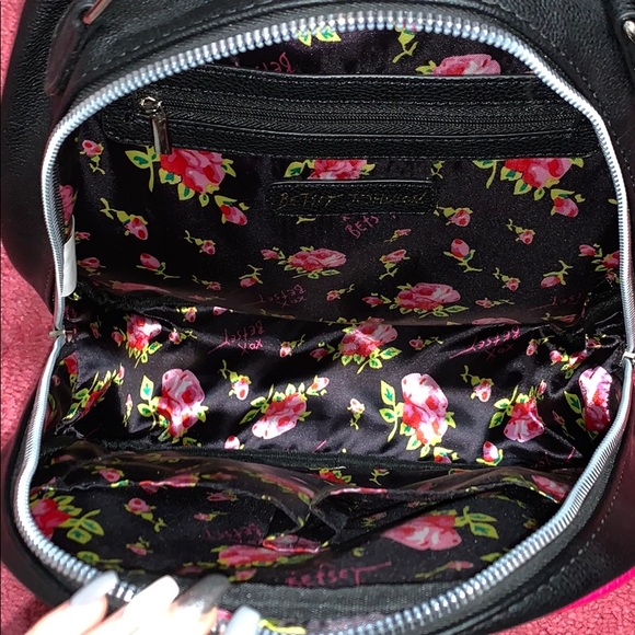 Betsey Johnson backpack - Picture 4 of 9